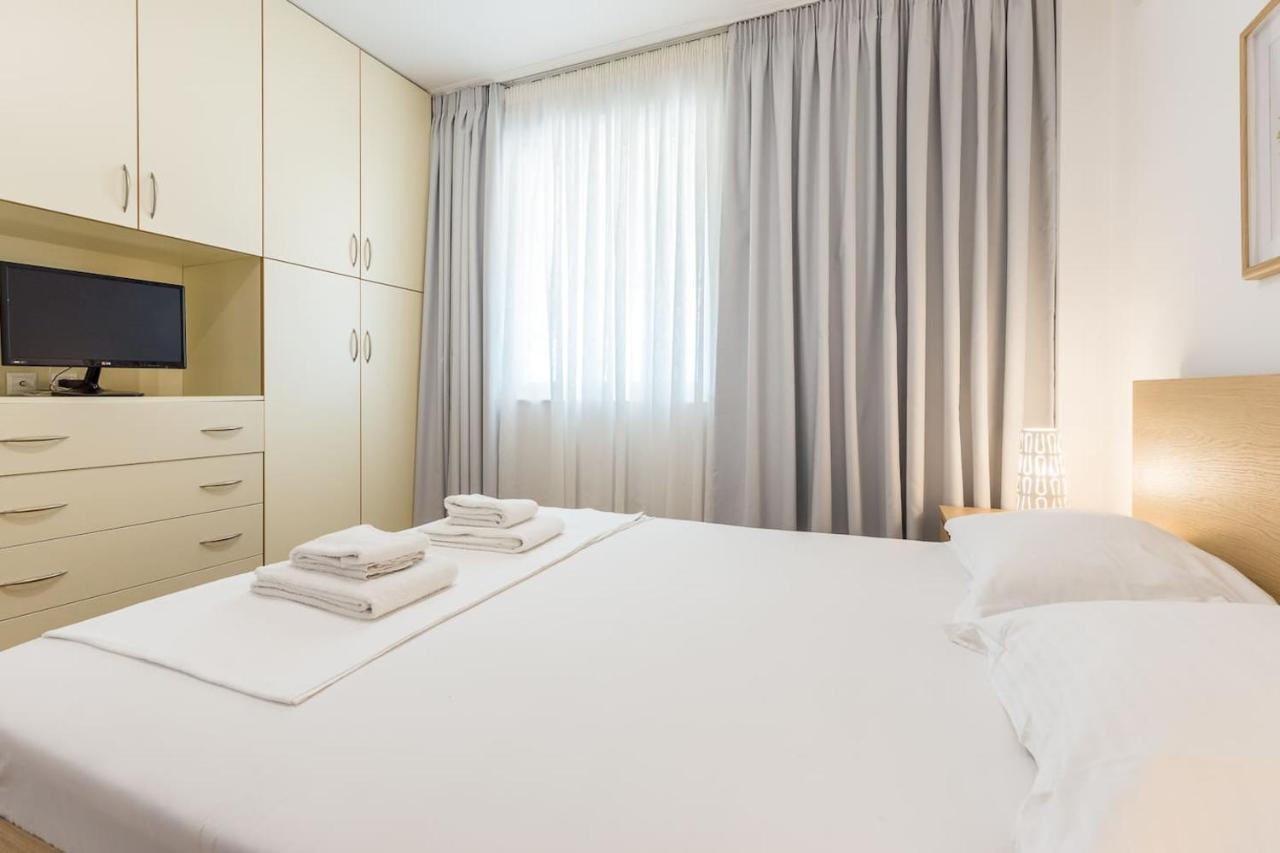 Elegant Apartment W Great Balcony In Vouliagmeni アテネ エクステリア 写真